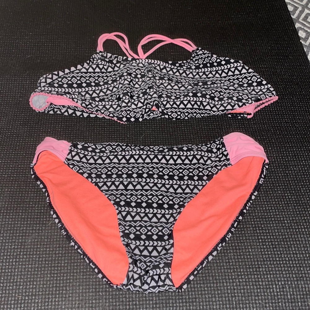 Kids, black and white pattern bathing suit